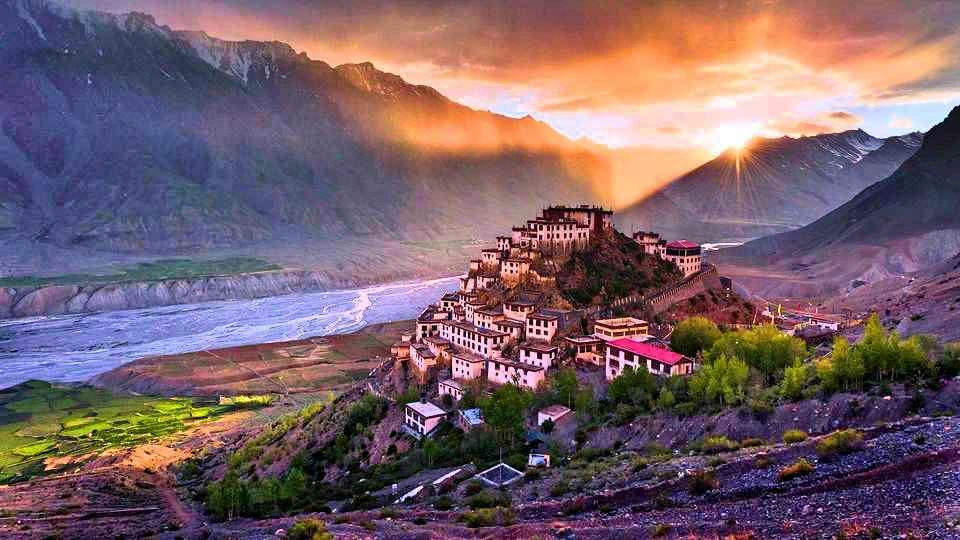 lightening view in spiti valley