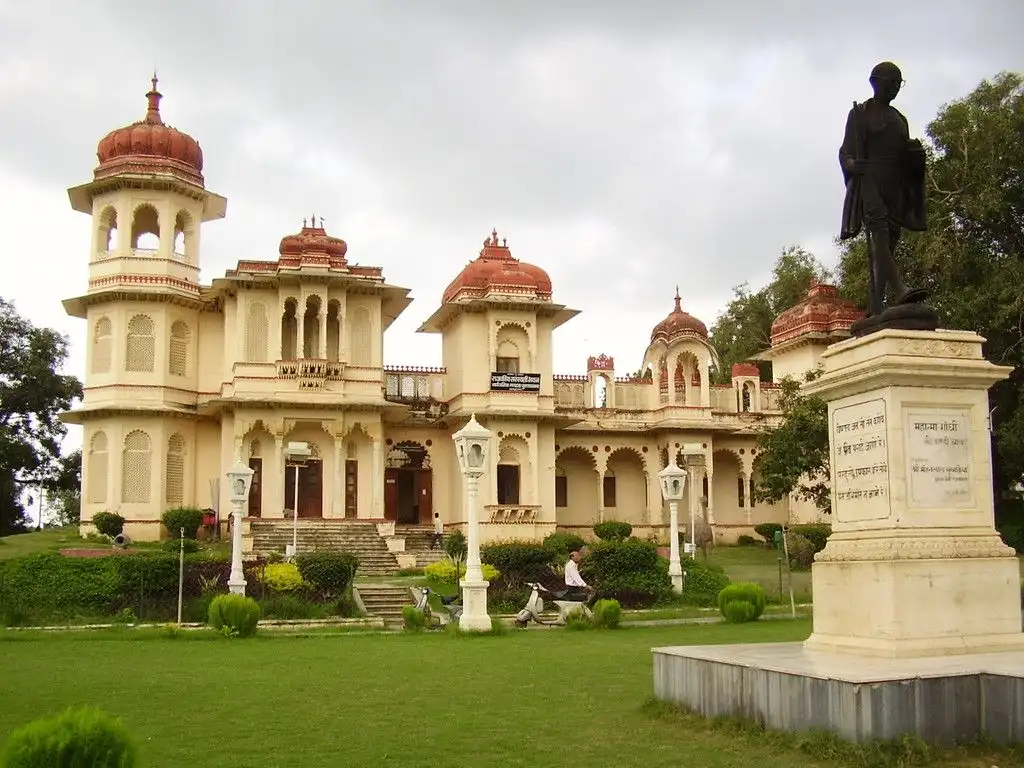 Top 10 Must-Visit Attractions in Udaipur: Temples, Palaces, Lakes, and More Gulab Bagh in Udaipur