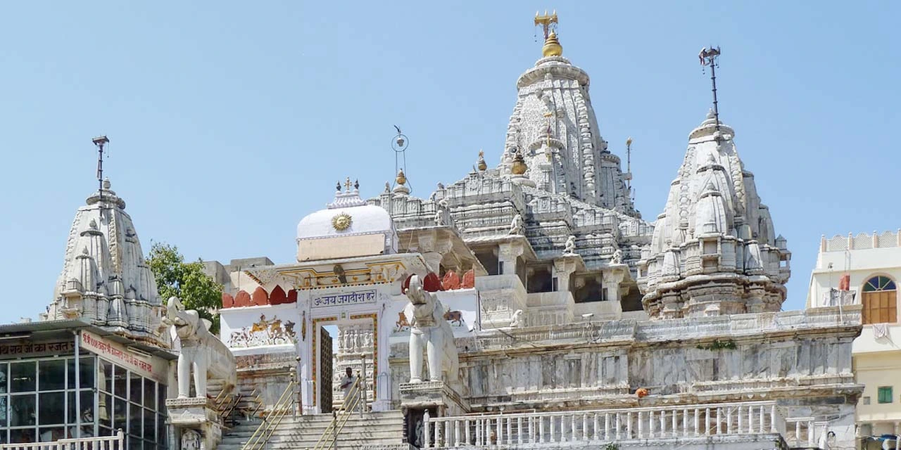 Top 10 Must-Visit Attractions in Udaipur: Temples, Palaces, Lakes, and More Jagdish Temple in Udaipur