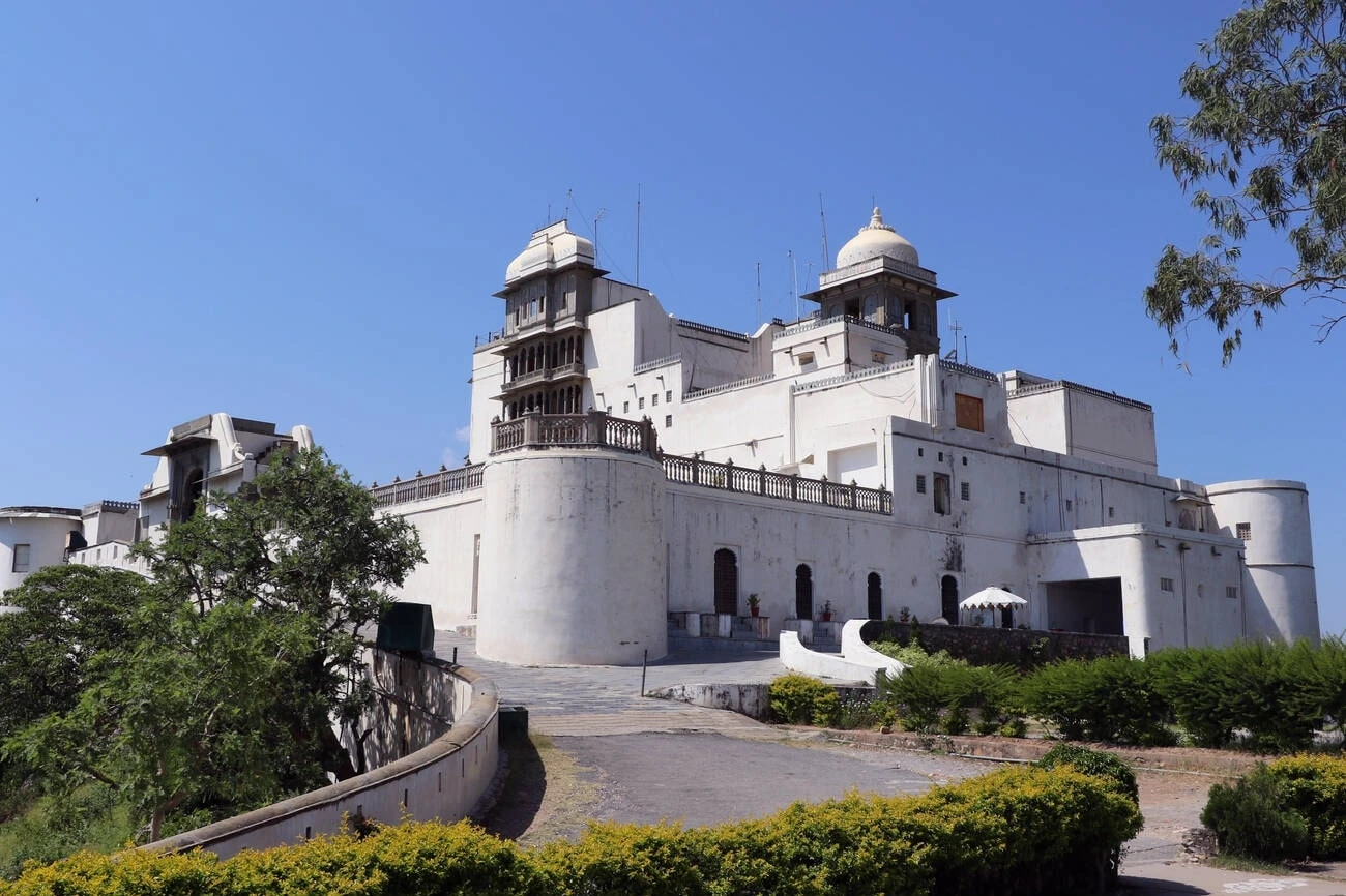 Top 10 Must-Visit Attractions in Udaipur: Temples, Palaces, Lakes, and More Sajjangarh Monsoon palace in Udaipur