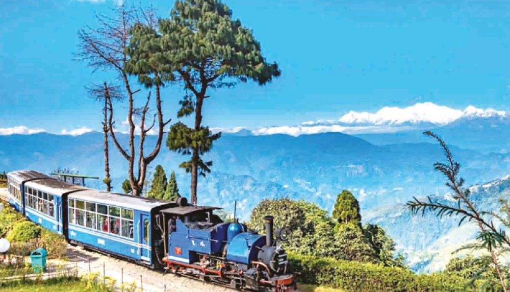 Top Tourist Places In Darjeeling: Travel Guide, Top Attractions, Travel Tips & How to Reach Darjeeling Himalayan Railway