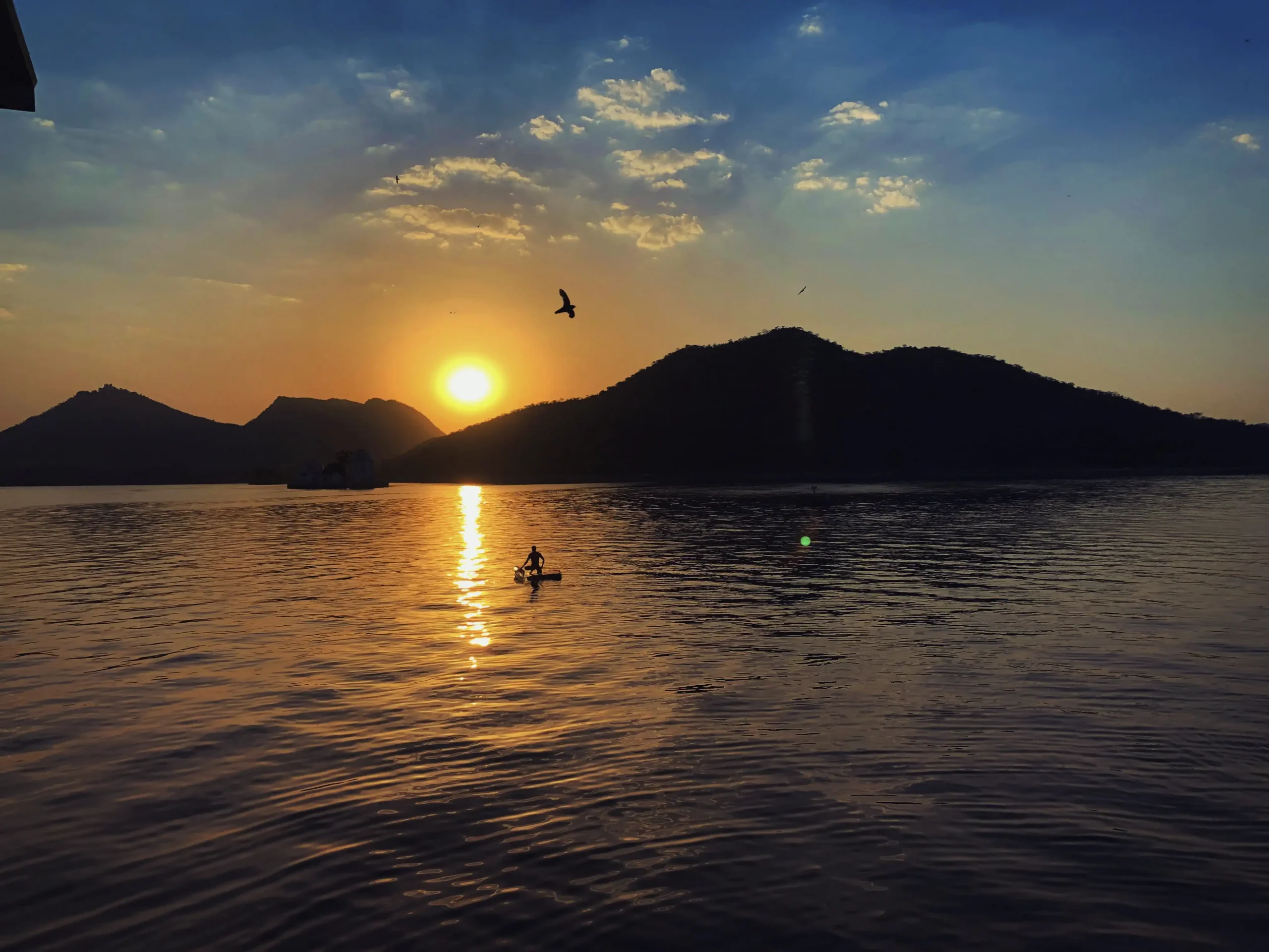 Top 10 Must-Visit Attractions in Udaipur: Temples, Palaces, Lakes, and More Fateh sagar lake in Udaipur