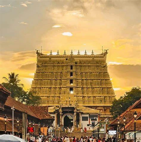 Top 10 Must Visit Destinations in Kerala: Discover Beauty and Culture of God's Own Country Shree padmanabha swamy temple in Kerala